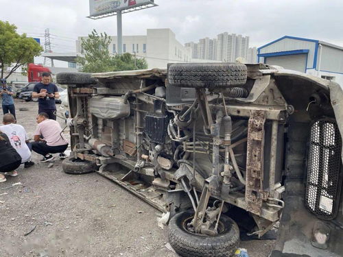 重拳出击 多部门联合突击严打报废机动车回收拆解 黑窝点